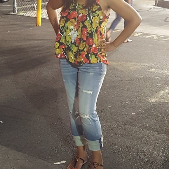 NEW Pretty layered floral tank - Picture 4 of 8